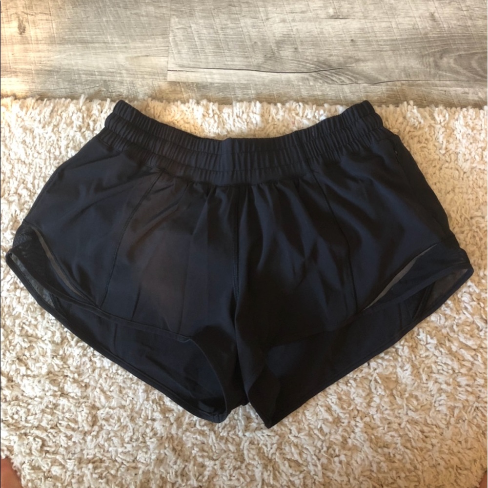 Lululemon size 6 hotty hot shorts